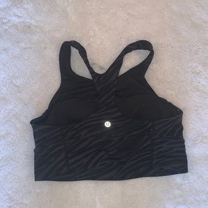 Lululemon women’s sports bra